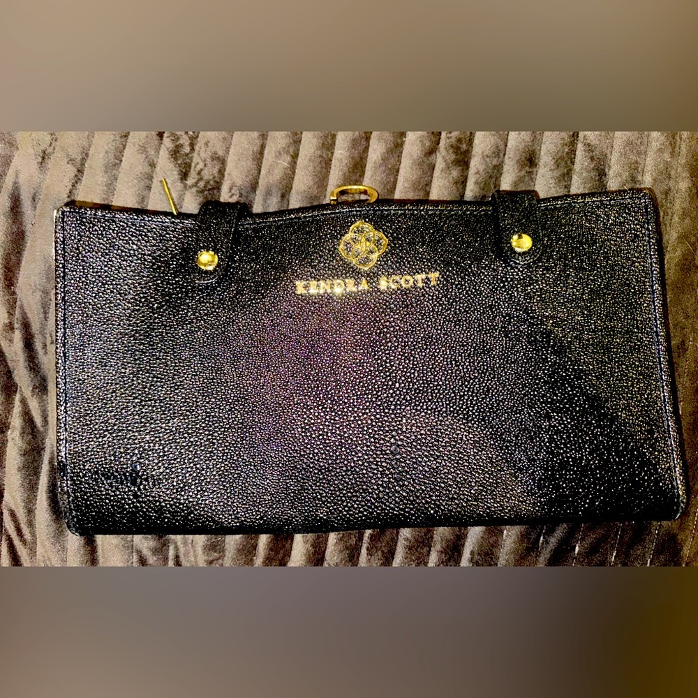 Kendra Scott Jewelry Case $50